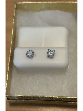 Moissanite Stud Earrings Silver Back 1.0 CT. Size RS 5.0mm Color D